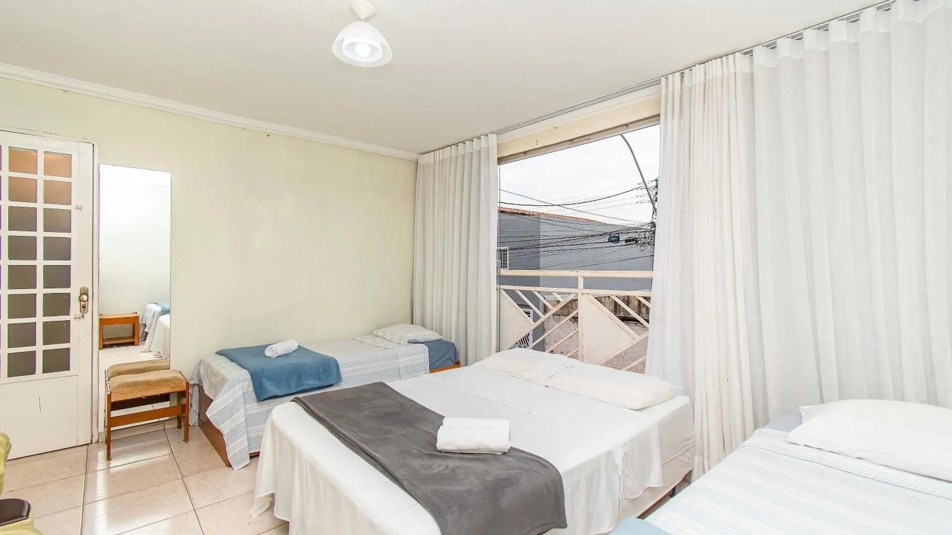 Quarto Em Casa Compartilhada 5 Min Da Esplanada Brasília